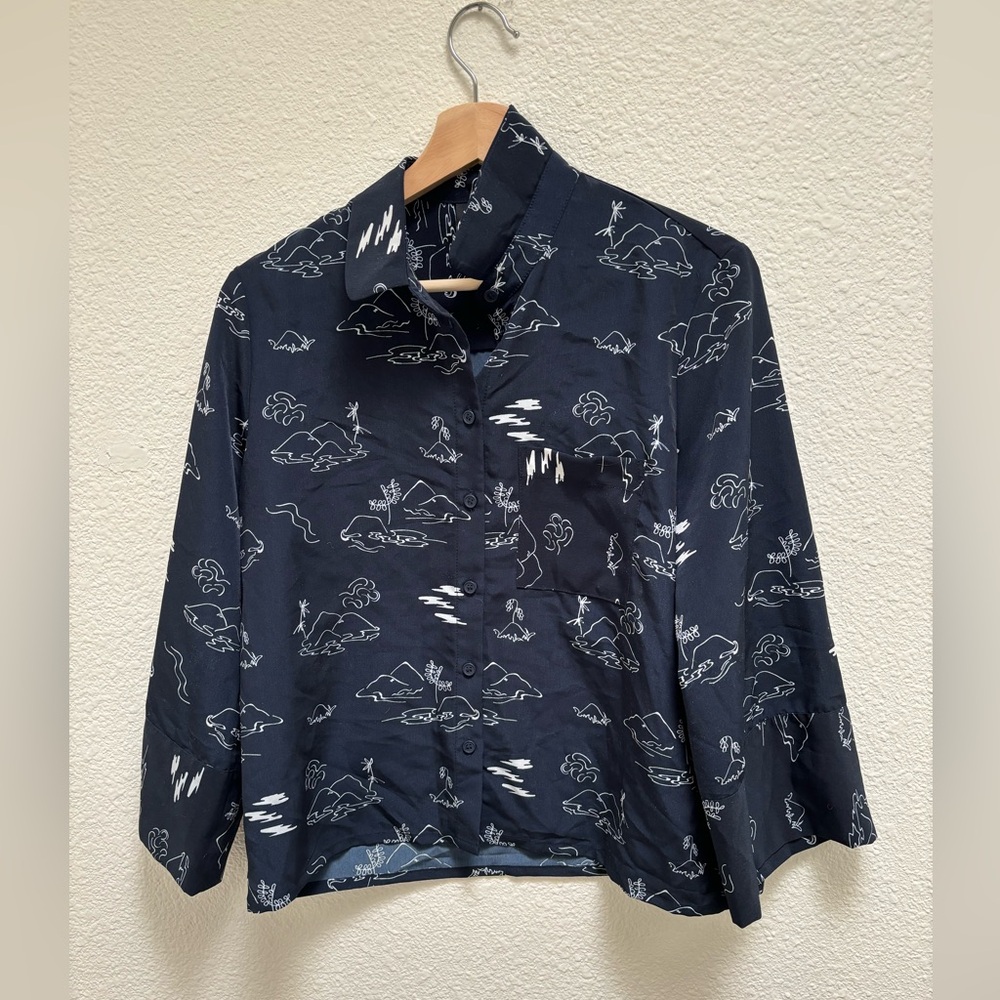 Monki island print button down - size small